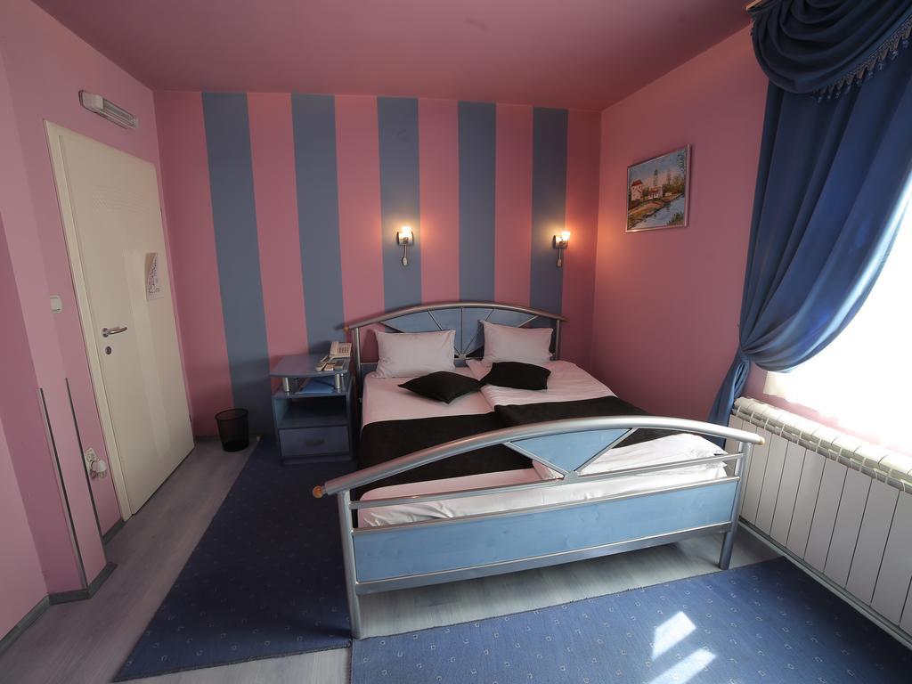 Hotel Ženeva Kragujevac Pokoj fotografie