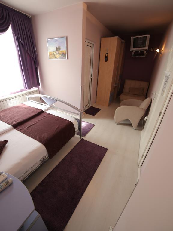 Hotel Ženeva Kragujevac Pokoj fotografie