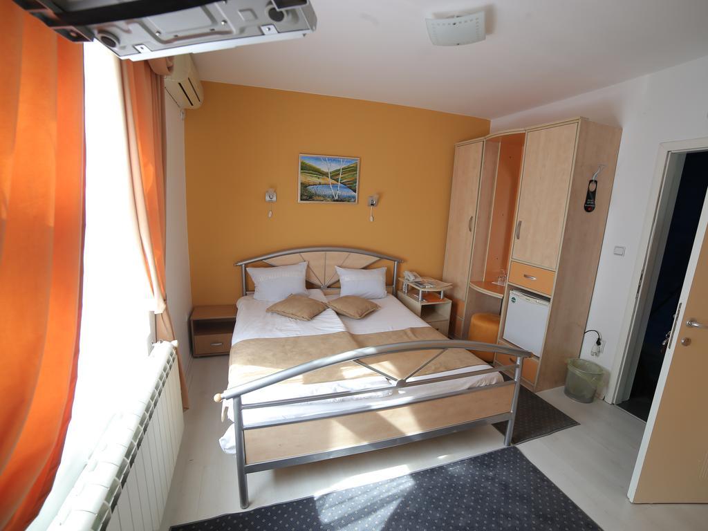 Hotel Ženeva Kragujevac Pokoj fotografie